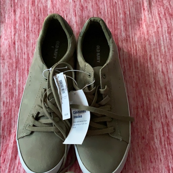 Old Navy Shoes - Skips